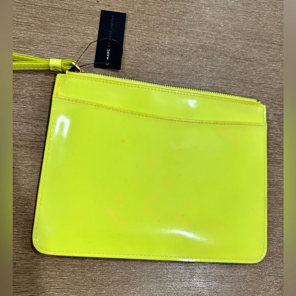 NWT Marc by Marc Jacobs Yellow purse 15cm x 20cm - Picture 4 of 5